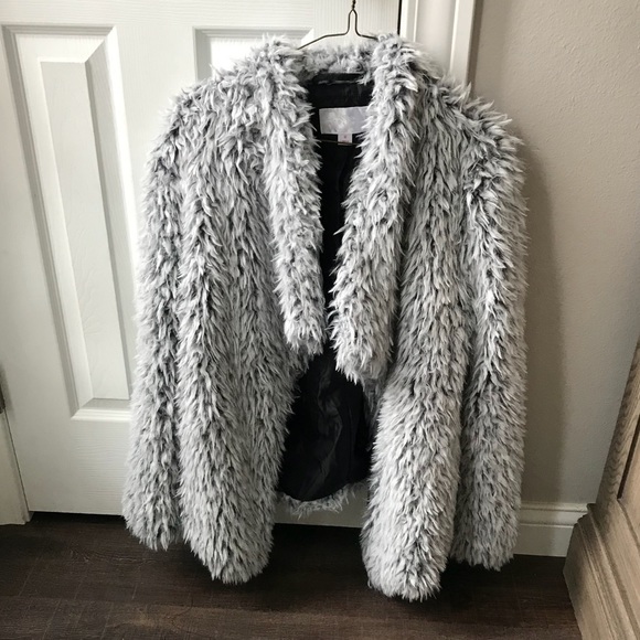 Xhilaration fur coat - Picture 2 of 6